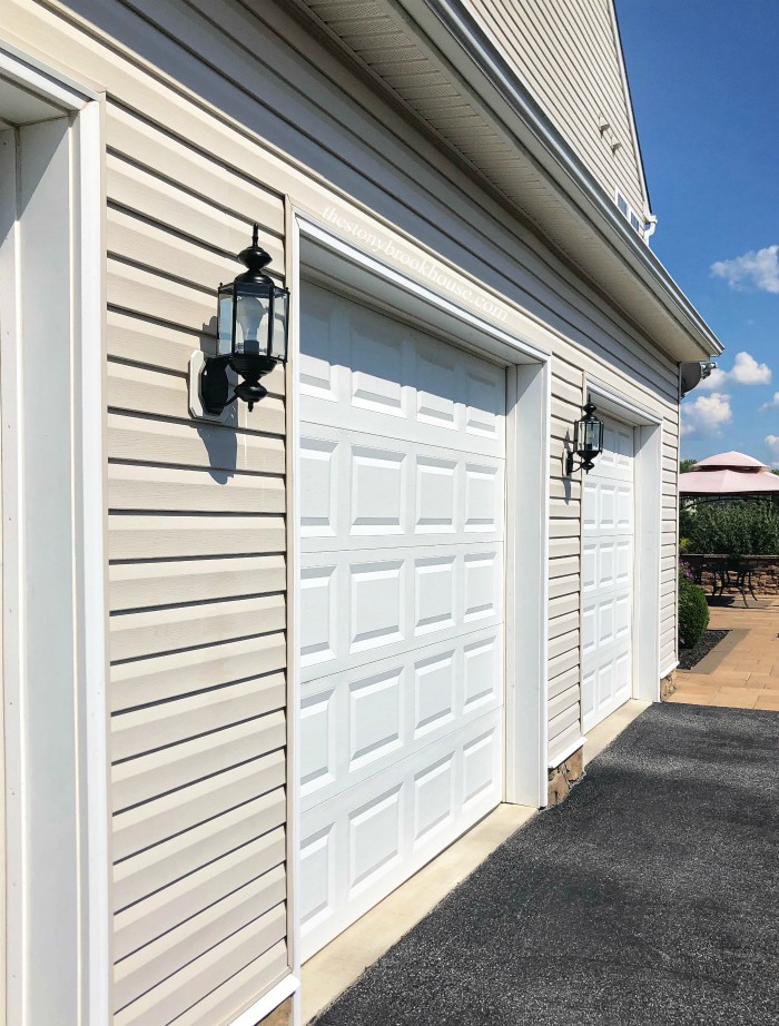 Painted Outdoor Fixture -Garage