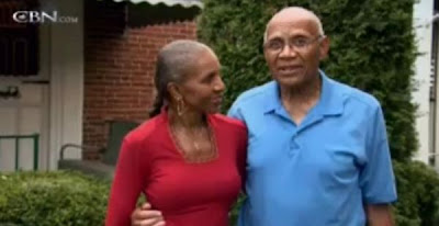 Meet Ernestine Shepherd, 74-Year-Old Woman with a Six-Pack Seen On www.coolpicturegallery.us