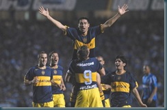 fotos-juan-roman-riquelme-celebrando-gol-con-boca-juniors[1]