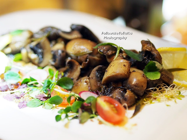 Sauteed Mushrooms With Mustard Dressing