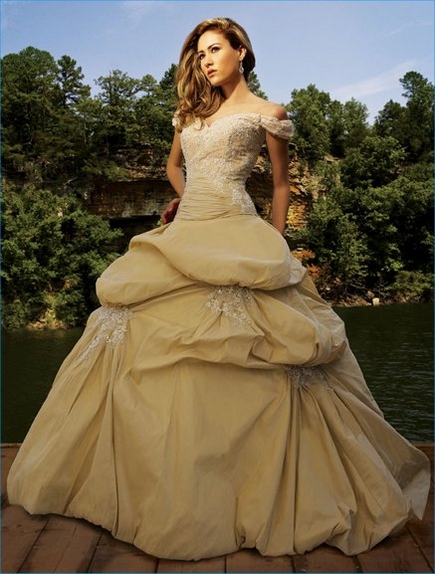 Gorgeous gold wedding dresses to inspire.