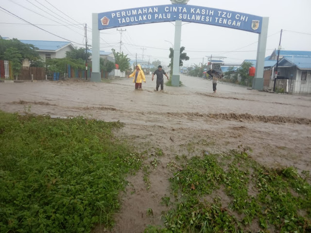 Akibat Diterjan Luapan Air, Sekitar Puluhan Rumah Terendam Banjir