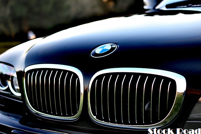 बीएमडब्ल्यू कार, 3.7 सेकंड में हासिल करती है 0-100 किमी प्रति घंटे स्पीड (BMW car, achieves 0-100 kmph speed in 3.7 seconds)