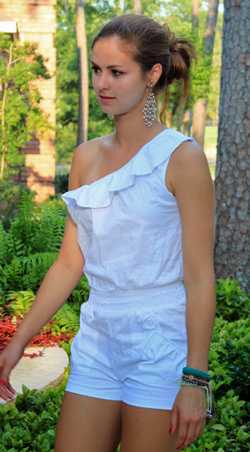 one shoulder white romper for women http://rompersforwomen.blogspot.com/