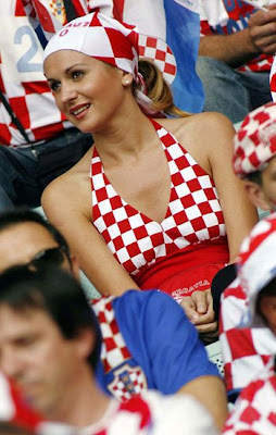 حسناوات وجميلات ومشجعات يورو 2012 , ويكيليكس العربية