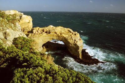 Arch, Great Ocean Rd., Victoria, Australia Dec. 2000