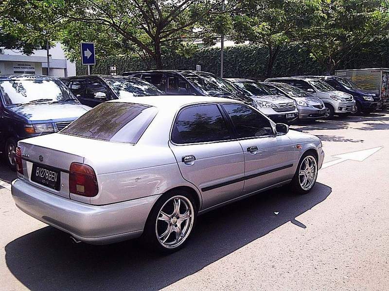 CARI MOBIL - IKLAN JUAL BELI MOBIL MURAH: Suzuki Baleno silver Manual