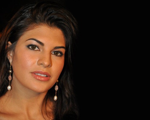Actress Jacqueline Fernandez Breast Pics