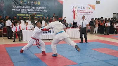   8 Emas Disabet Atlet Karate Yonif MR 413 Kostrad