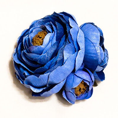 Blue flower clip