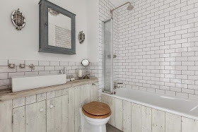 shabby chic bathroom