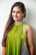 Prayaga Martin Glamorous photos-thumbnail-15