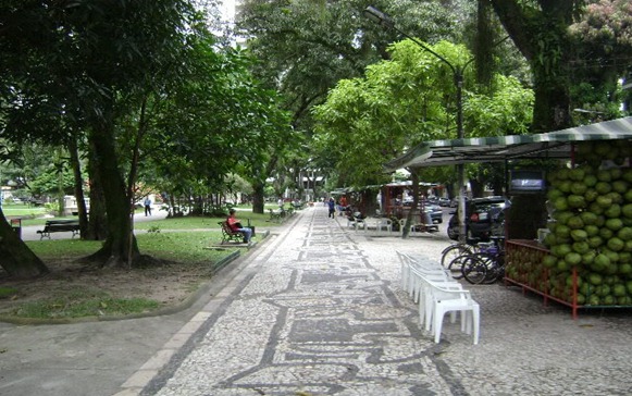 Mosaici nella Praça Batista Campos - Belém do Parà, foto: portalamazonia.com.br