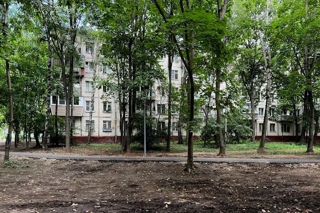 Азовская улица, дворы, жилой дом 1963 года постройки