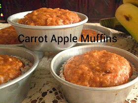 Carrot Apple Muffin Recipe @ http://treatntrick.blogspot.com