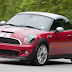 Mini Cooper Ringsek Masuk Kolong Kontainer Hingga Setengah Bagian