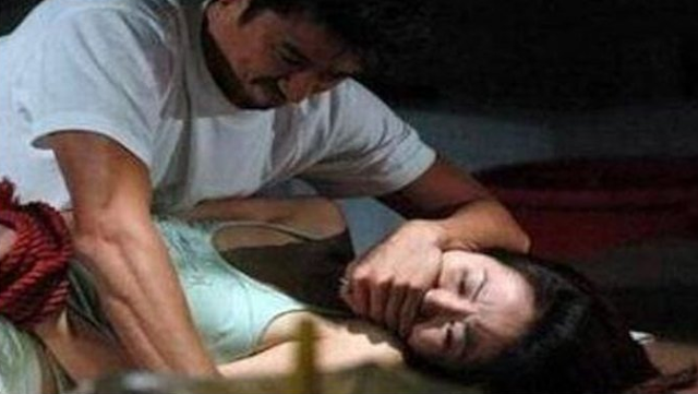 Lagi Terlelap Tidur, Wanita Ini Menjerit Saat Mantan Suaminya Mencoba Untuk Memperkosanya