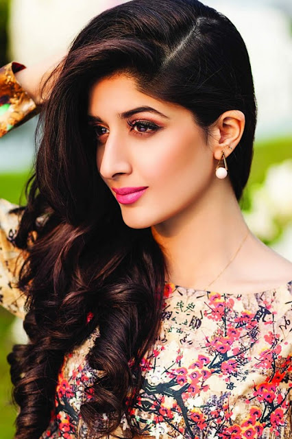 Beautiful Mawra Hocane HD Wallpaper