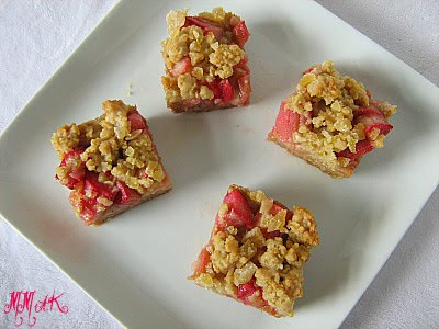 If you are looking for an easy fruit cake/cookie streusel bar, try one ...