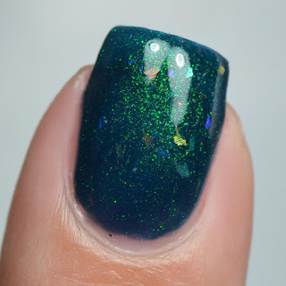 blue to green shifting shimmer nail polish