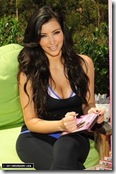 Kim Kardashian - Fit in your Jeans 2