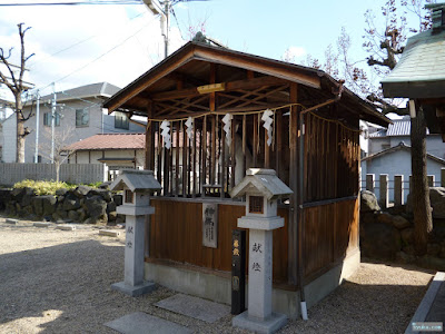 東成区の八阪神社神馬舎