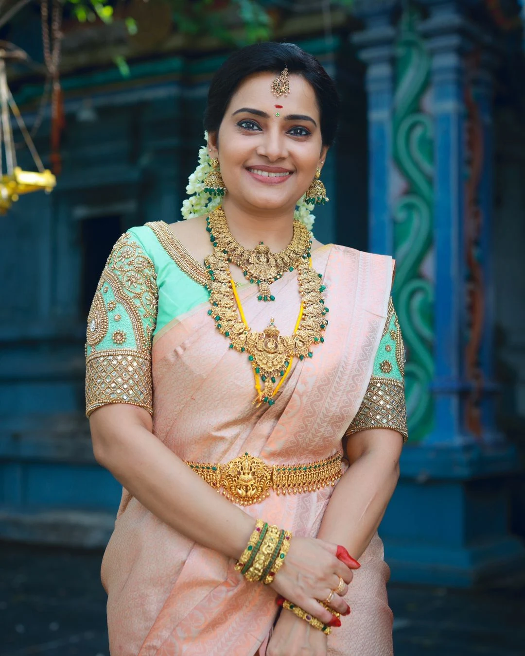 Actress Shruthi raj traditional looks in saree photoshoot