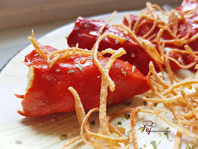 Piquillos rellenos de Ensaladilla al curry