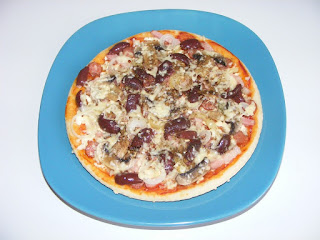 retete pizza, reteta pizza, retete de mancare, mancaruri, retete culinare, pizza la tigaie, mancare, pizza cu de toate, 