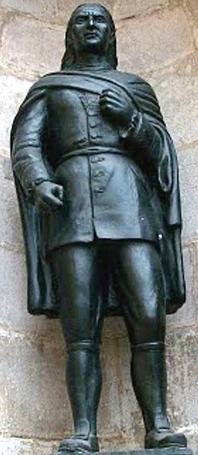 Foto a la estatua de José Gabriel Condorcanqui en el Panteón de los Proceres - Lima.