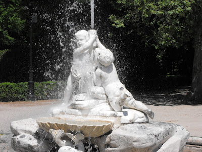 Detalle de una de las fuentes de los jardines