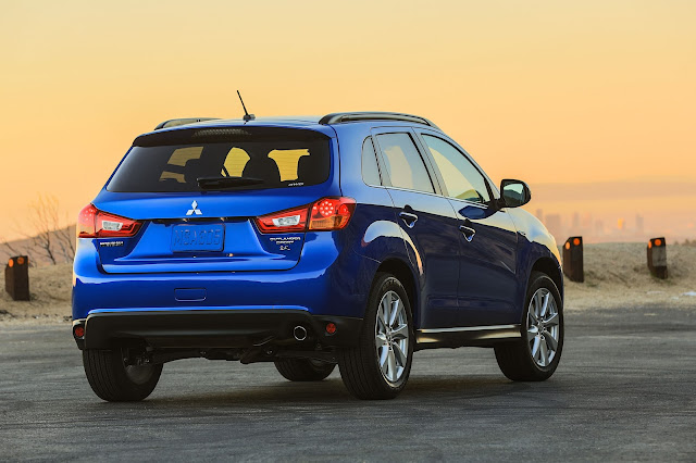 Rear 3/4 view of 2016 Mitsubishi Outlander Sport GT