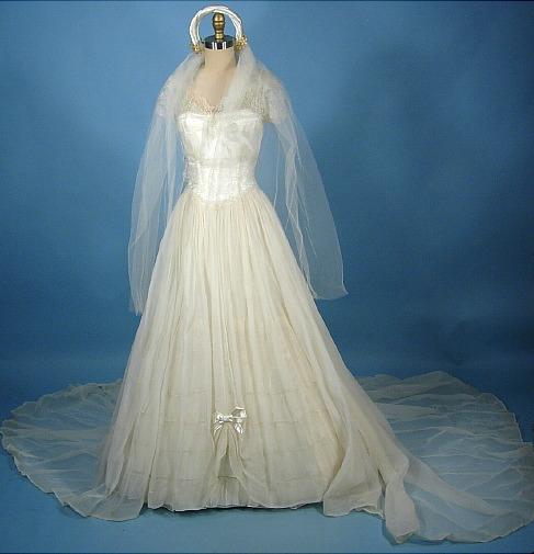  de Playa White Cotton and Lace Mexican Wedding Dress at Antique Dress