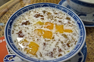 Jin Yu Man Tang Dessert Shop (金玉满堂甜品), peach gum sweet milk mango