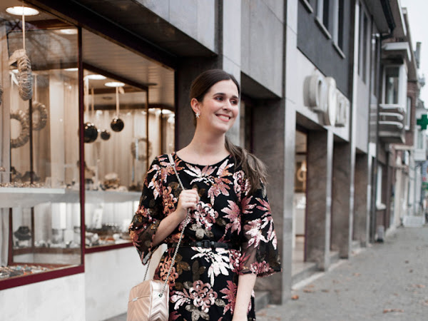 Outfit: holiday party look in pink sequins by Closet London