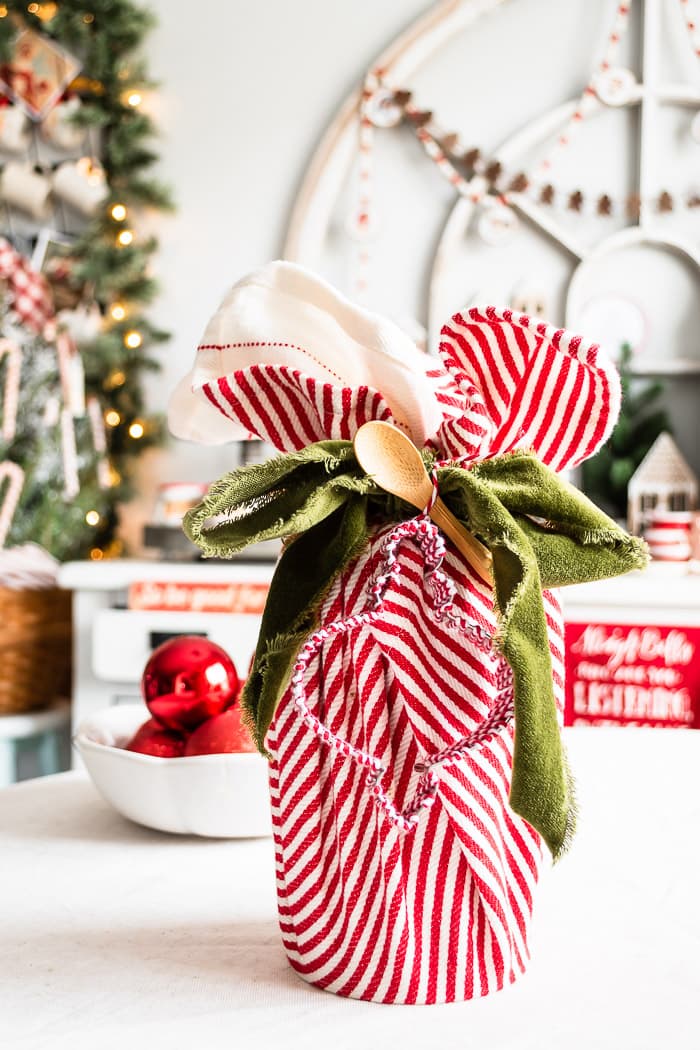Tips & Tricks for Christmas Gift Wrapping - Kassy On Design