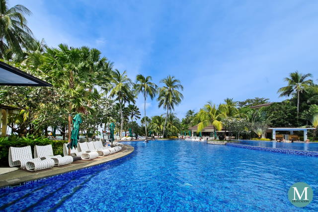 Swimming Pool at Mövenpick Boracay