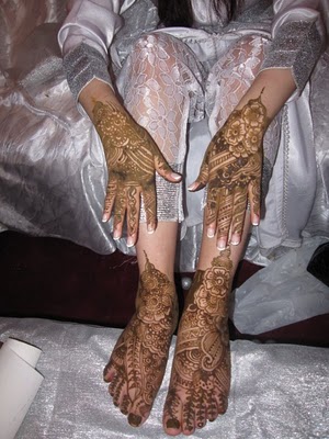 Hot Mehndi Designs for the Party 2013