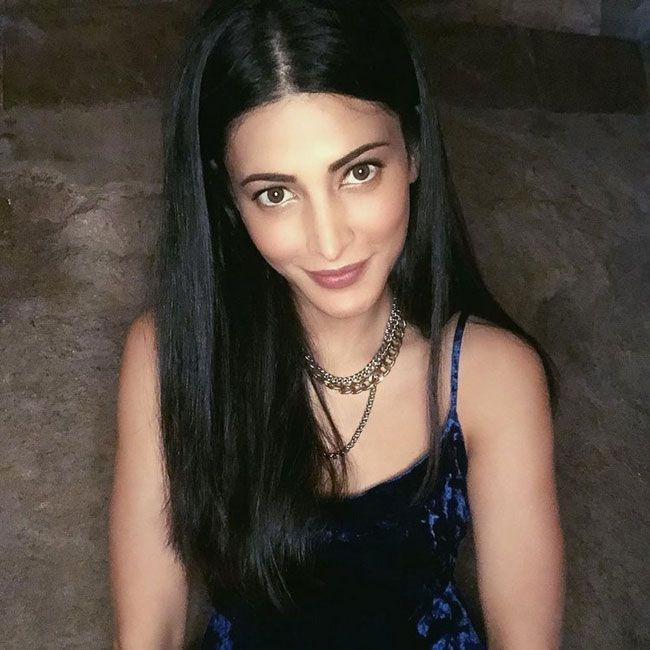 Actress Gallery: Shruti Haasan Latest Pictures