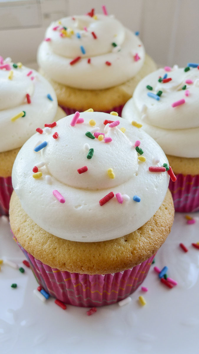How To Make Fluffy Icing For Cupcakes