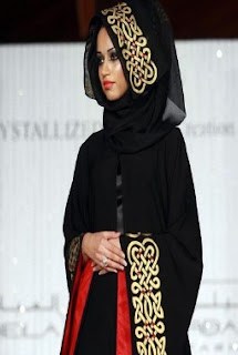 Glamour Model image Black Abaya