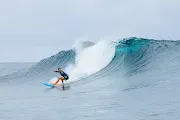 surf30 wsl tahiti pro 2022 Brisa Hennessy 22Tahiti RYD 2983 Beatriz Ryder