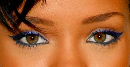 Delineado azul0616 rihanna blue makeup bd