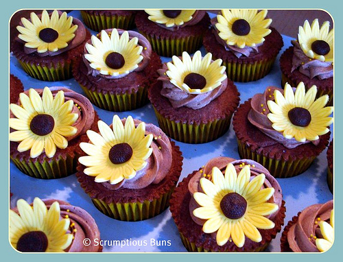 Sunflower Wedding Decorations Who doesn't love this golden yellow flower 