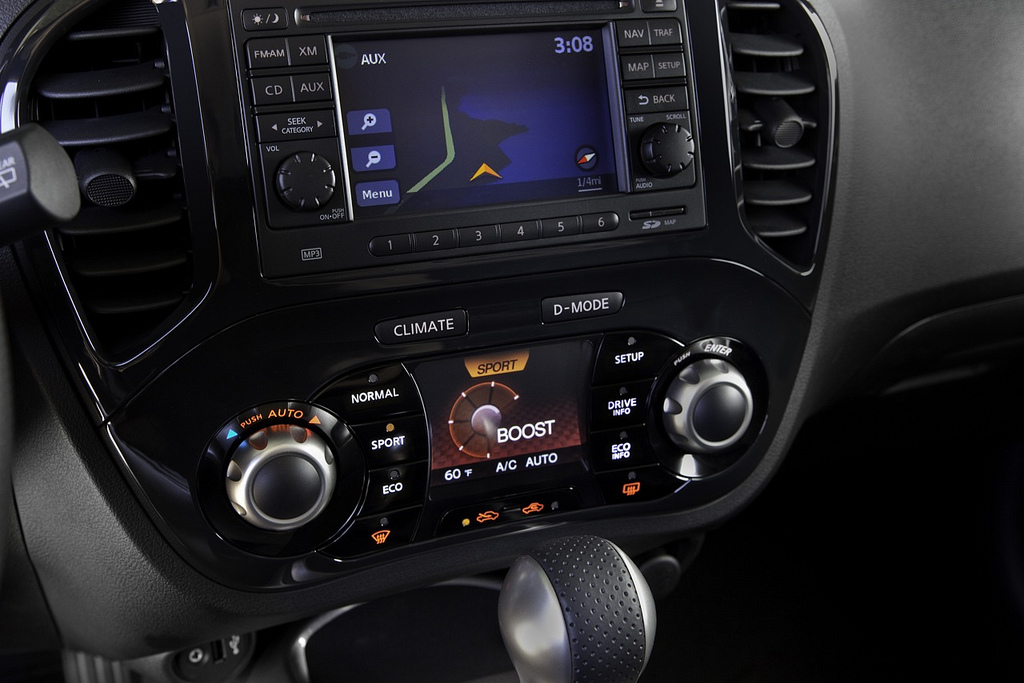 Nissan juke INTERIOR 07