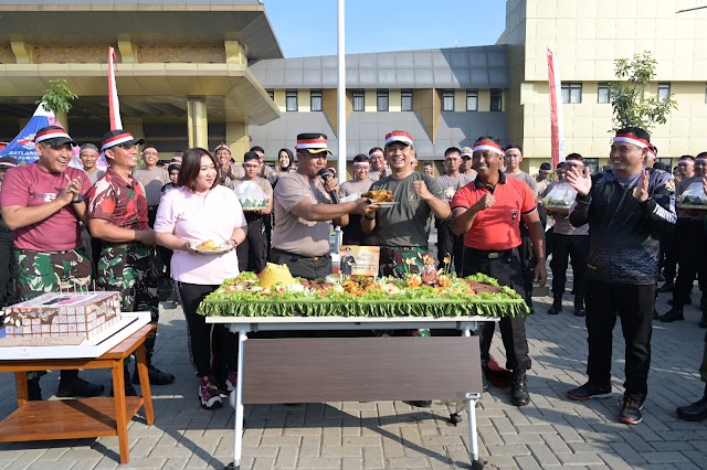 Dandim dan Anggota Kodim 0726/Sukoharjo Hadiri Olah Raga Bersama Peringati Hari Bhayangkara Ke-78 Th 2024.