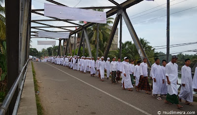 Tidak terkecuali jembatan Samalanga yang menjadi pintu menuju pusat kota Samalanga.