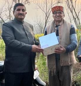 कुलपति ने पद्म श्री पुरस्कार के लिए चयनित विश्वविद्यालय कृषि दूत नेक राम शर्मा को किया सम्मानित,राष्ट्रीय स्तर पर सम्मानित हो रहे विश्वविद्यालय कृषि दूत 
