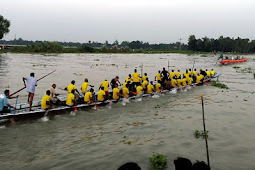 মির্জাপুরে ঐতিহ্যবাহী নৌকাবাইচ অনুষ্ঠিত