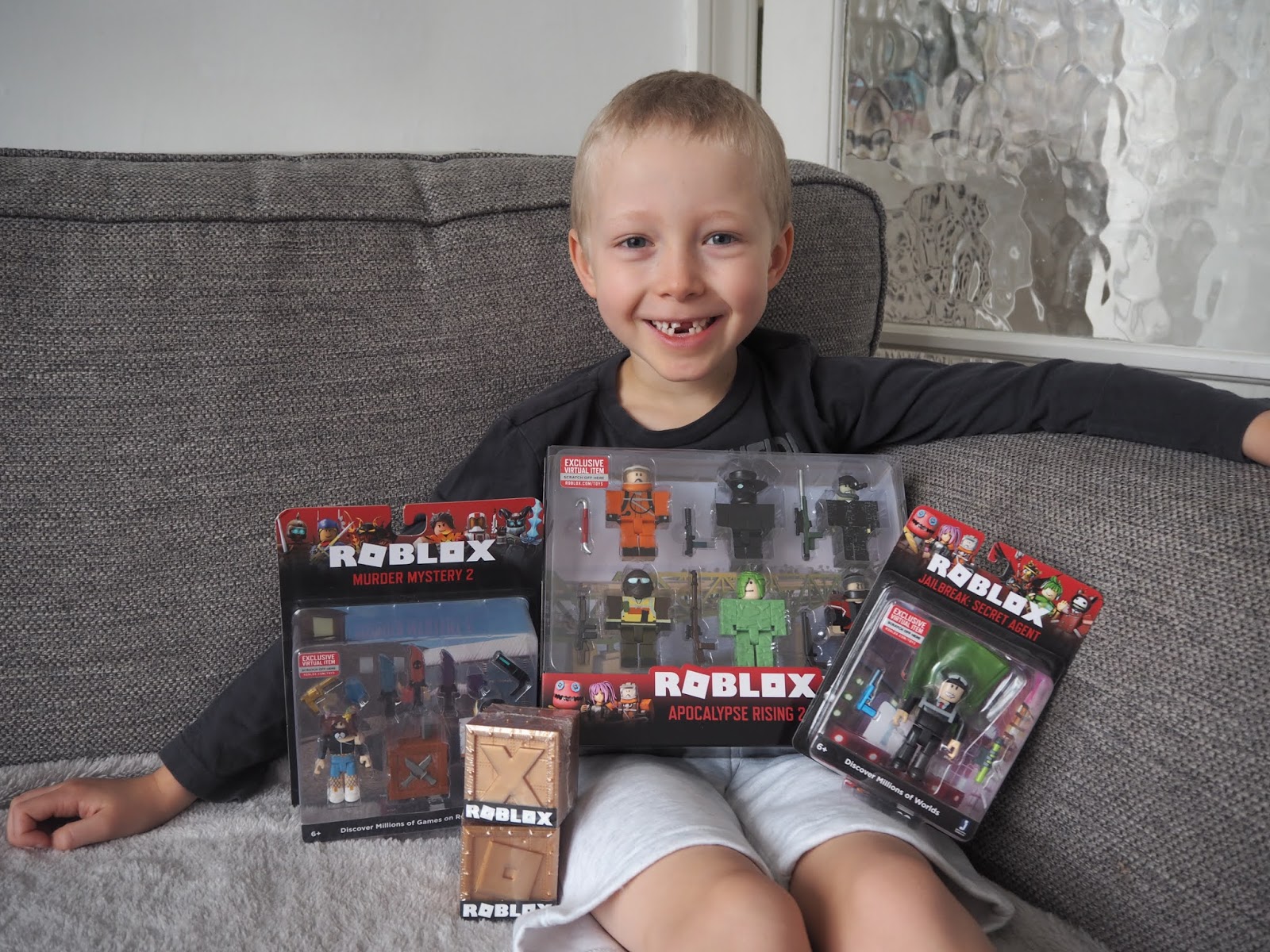 chic geek diary roblox series 5 toys review giveaway